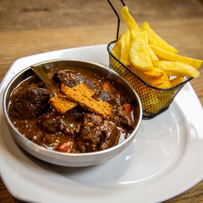 Carbonade flamande mijotée à la bière brune, brasserie Le Roy d'Espagne