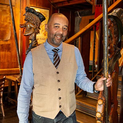 Monsieur Eddy - Responsable de salle au Roy d'Espagne
