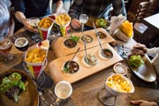 Degustación de comida y cerveza en Le Roy d'Espagne.