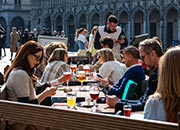 Espace terrasse au Roy d'Espagne